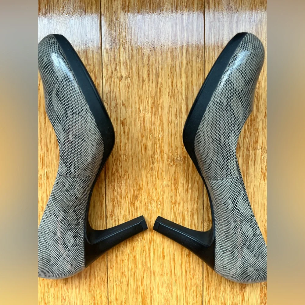 New Clarks Womens Artisan Ortho Cushion Pump 3'' Heel Faux Snake Skin Gray 7.5